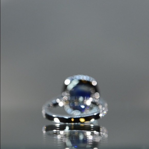 Sapphire and Diamond engagement ring size 4 - Picture 6 of 12